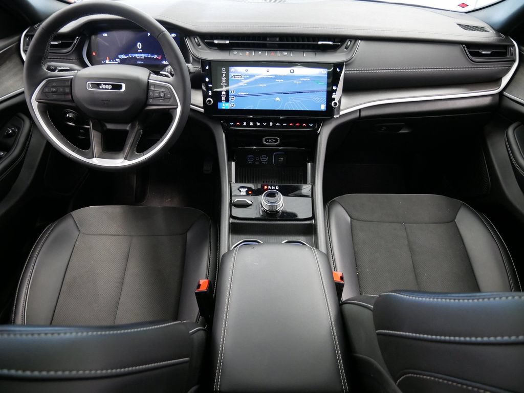 New 2026 Jeep Grand Cherokee Altitude AWD/4WD image 17