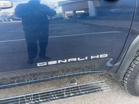 Used 2022 GMC Sierra 2500 Denali image 11