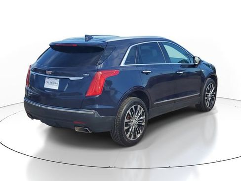 Used 2017 Cadillac XT5 Premium Luxury AWD/4WD image 4