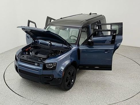 New 2026 Land Rover Defender 110 X-Dynamic SE image 36