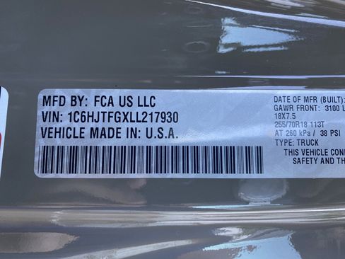 Used 2020 Jeep Gladiator Overland w/ Popular Equipment Package AWD/4WD image 39