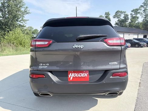 Used 2017 Jeep Cherokee Latitude w/ True North Edition AWD/4WD image 5