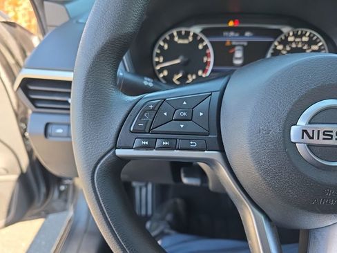 Used 2022 Nissan Altima 2.5 SV image 23