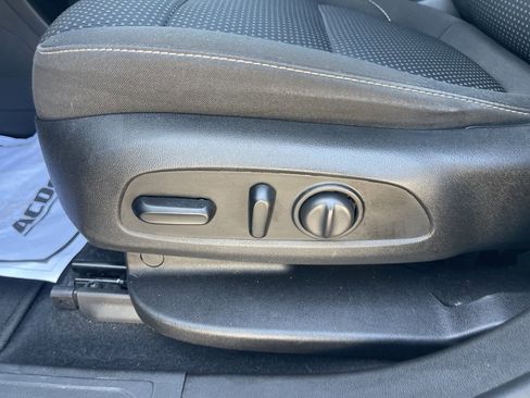 Used 2020 GMC Acadia SLE w/ Driver Convenience Package image 20