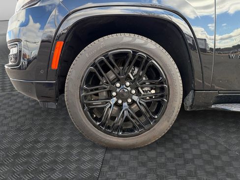 Used 2024 Jeep Wagoneer Series II AWD/4WD image 14