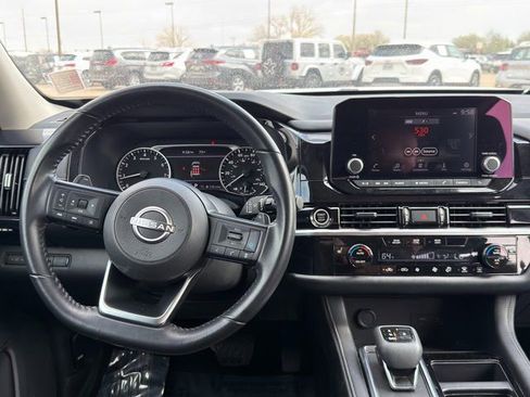 Used 2024 Nissan Pathfinder SV image 26