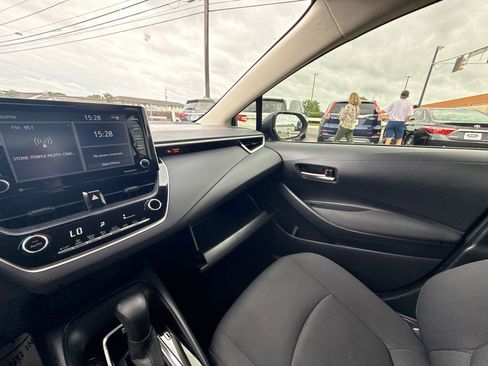 Used 2021 Toyota Corolla LE FWD image 29