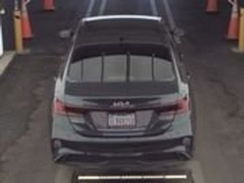 Used 2023 Kia Forte LXS image 7