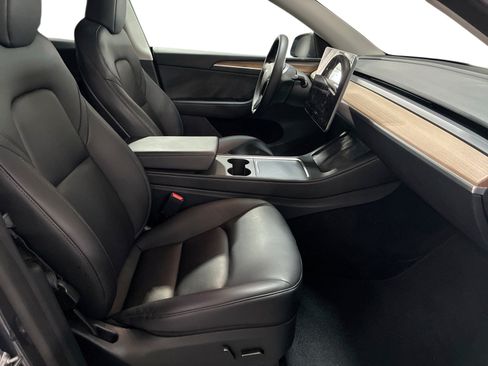 Certified 2023 Tesla Model Y Long Range AWD/4WD image 13