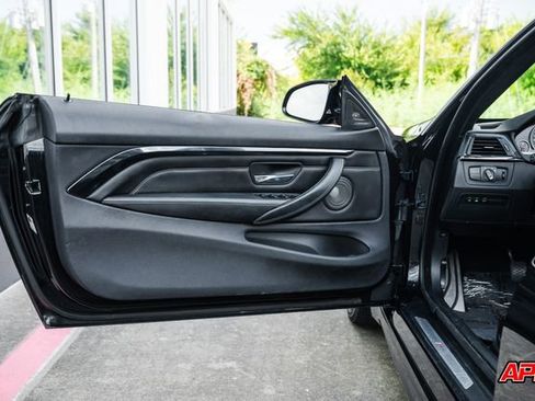 Used 2015 BMW M4 Convertible image 60