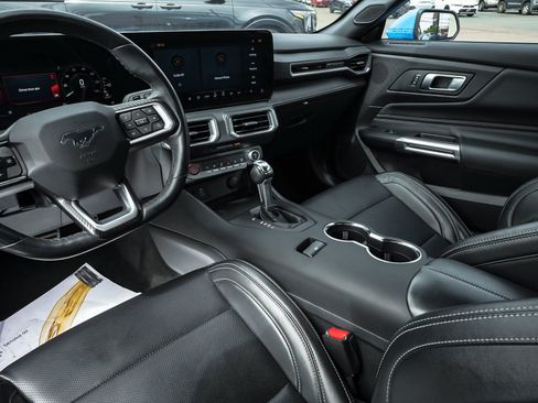 Used 2025 Ford Mustang Premium RWD image 29