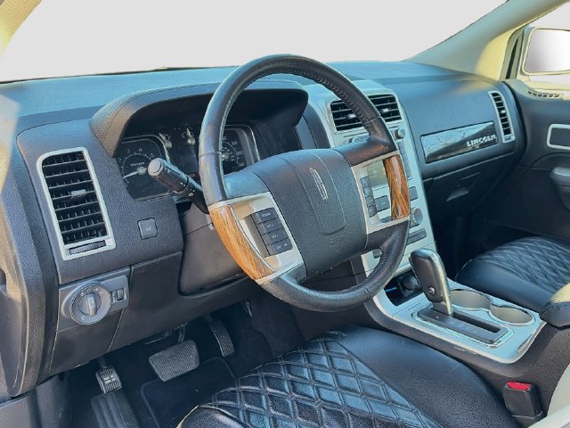 Used 2010 Lincoln MKX AWD image 7