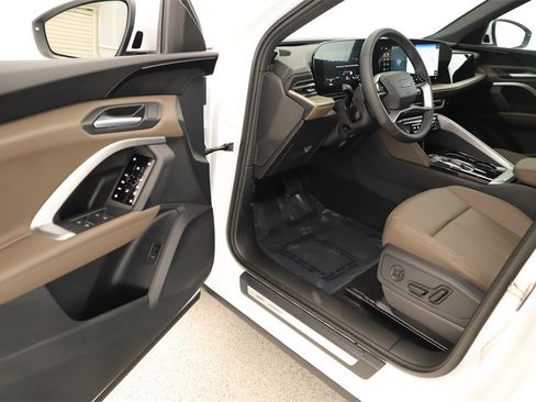 New 2025 Audi Q5 Premium image 14