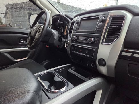 Used 2016 Nissan Titan SV RWD image 14