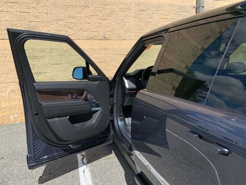 New 2025 Land Rover Range Rover SE image 10