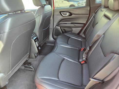 Used 2026 Jeep Compass Latitude image 27