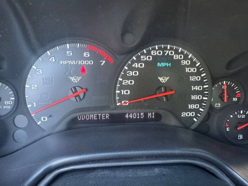 Used 2002 Chevrolet Corvette Convertible w/ Preferred Equipment Group2 RWD image 12