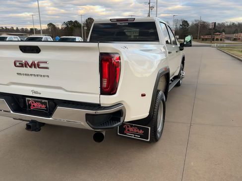 Used 2023 GMC Sierra 3500 Pro w/ Convenience Package image 8
