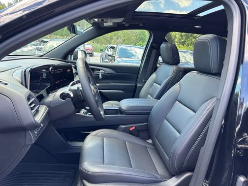 New 2026 Chevrolet Traverse LT w/ Sun and Wheel Package AWD/4WD image 8
