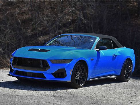 Used 2025 Ford Mustang GT Premium w/ GT Performance Package RWD image 11