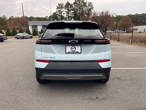 Used 2022 Chevrolet Bolt EUV LT w/ Convenience Package image 5