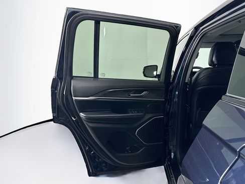 Used 2022 Jeep Grand Cherokee Limited 4xe image 27