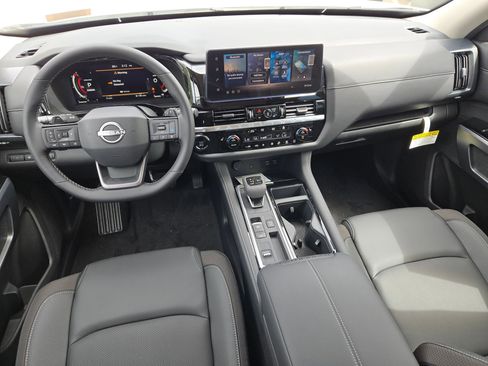 New 2026 Nissan Pathfinder SL FWD image 13