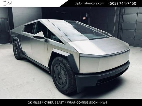 Used 2024 Tesla Cybertruck Cyberbeast AWD/4WD image 8