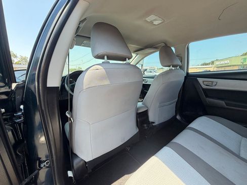 Used 2017 Toyota Corolla LE FWD image 11