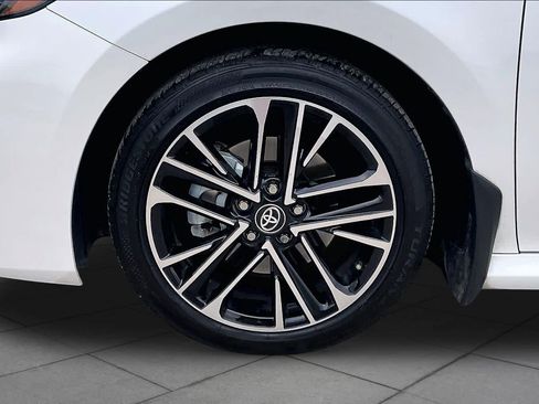 Used 2025 Toyota Camry XLE w/ Premium Package FWD image 11
