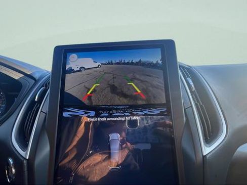 Used 2024 Ford Edge SEL image 18