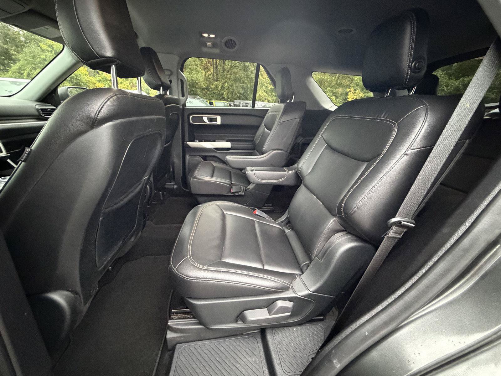 Used 2020 Ford Explorer XLT w/ Equipment Group 202A AWD/4WD image 22