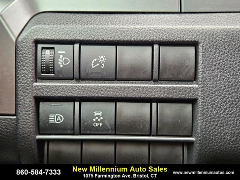 Used 2024 Toyota Tacoma TRD Off-Road image 22