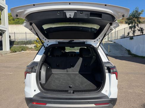 Used 2025 Chevrolet Equinox LT image 30