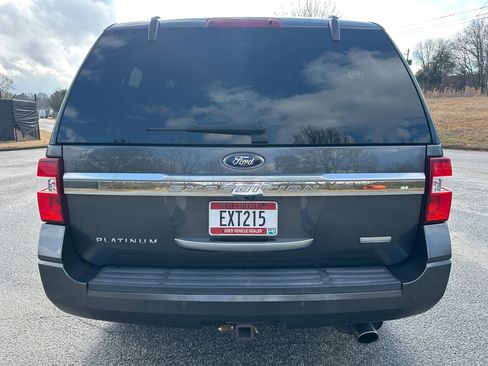 Used 2016 Ford Expedition Platinum image 4