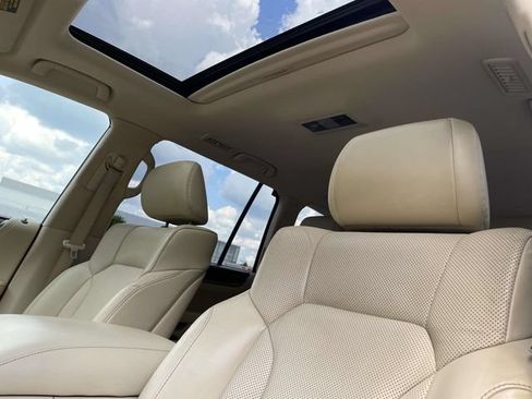 Used 2021 Lexus LX 570 4WD w/ Luxury Package image 16