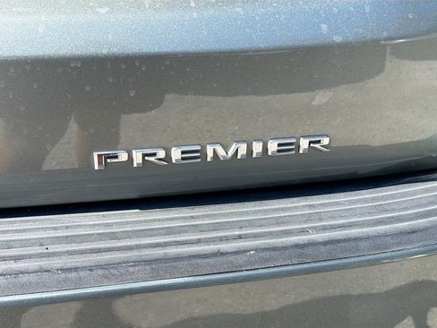Used 2023 Chevrolet Suburban Premier image 11