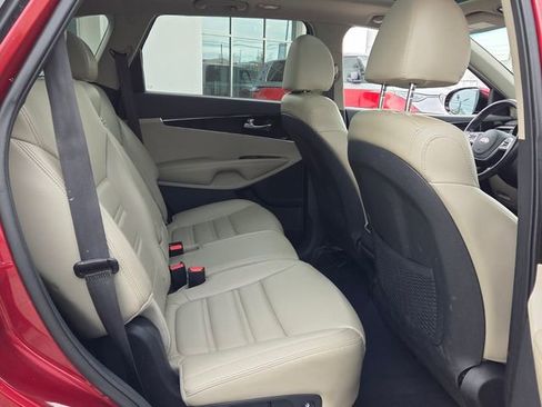 Used 2020 Kia Sorento EX FWD image 18