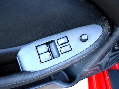 Used 2015 Nissan 370Z Coupe image 36