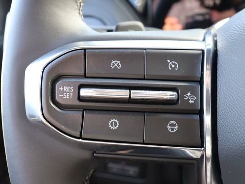 New 2026 GMC Yukon Elevation w/ Elevation Premium Package AWD/4WD image 18
