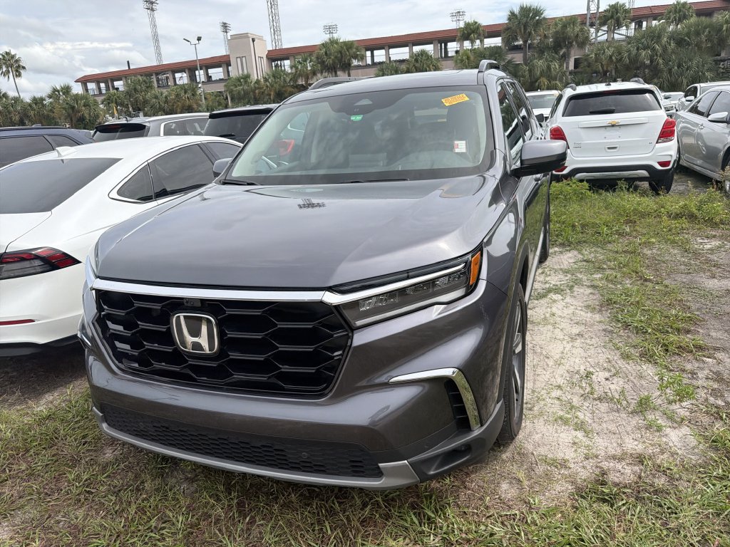 Used 2025 Honda Pilot Elite image 6