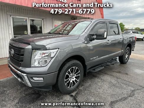 Used 2021 Nissan Titan SV w/ SV Convenience Package image 1