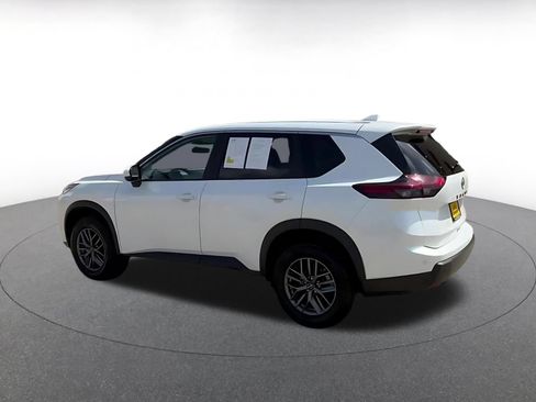 Used 2026 Nissan Rogue SV FWD image 10