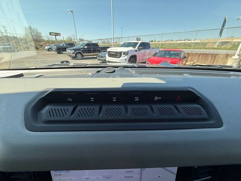 Used 2023 Ford Bronco Badlands image 36