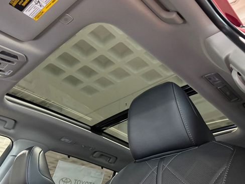 New 2026 Toyota Highlander Platinum image 15