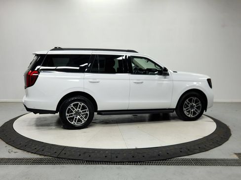 Used 2025 Ford Expedition Active AWD/4WD image 9