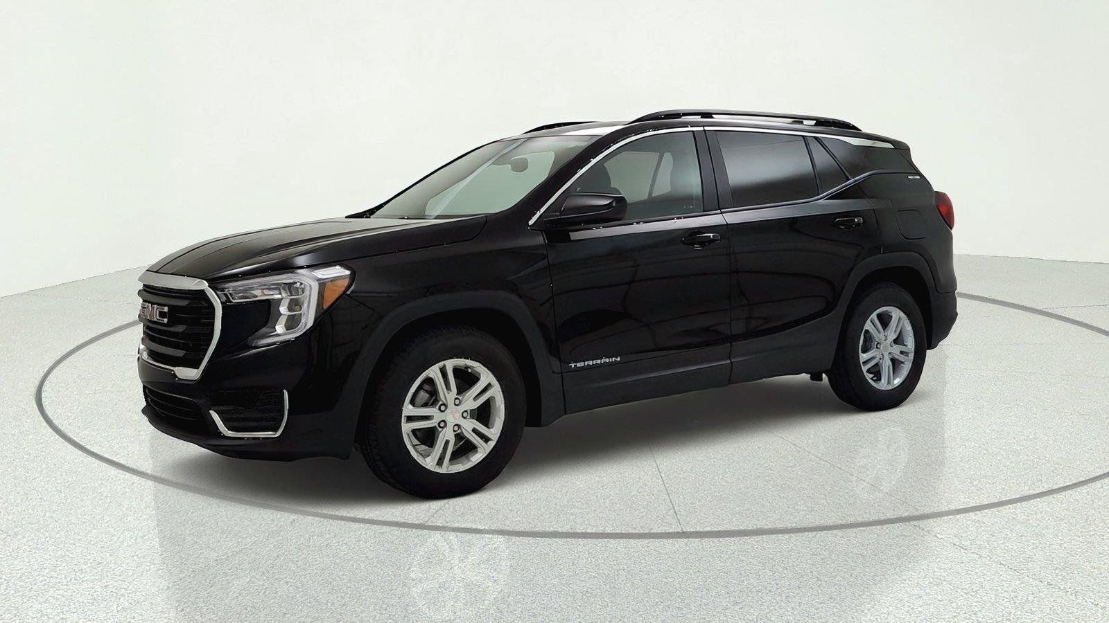 Used 2023 GMC Terrain SLE w/ Driver Convenience Package AWD/4WD image 3