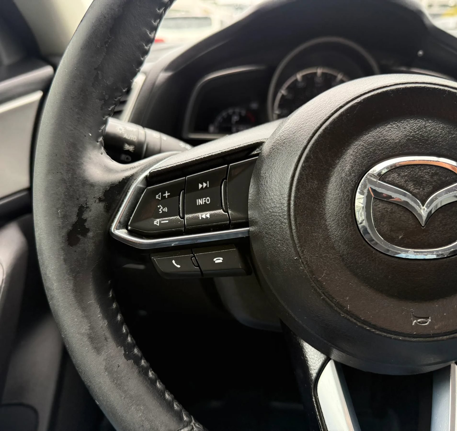 Used 2018 MAZDA MAZDA3 Touring FWD image 13