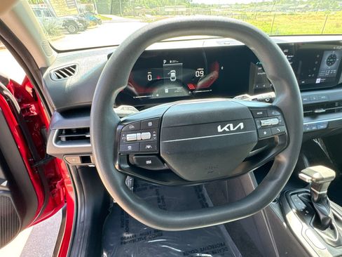 Used 2025 Kia K4 FWD image 14