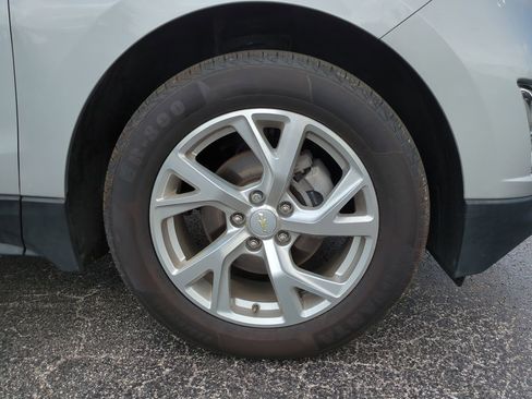 Used 2021 Chevrolet Equinox Premier image 11